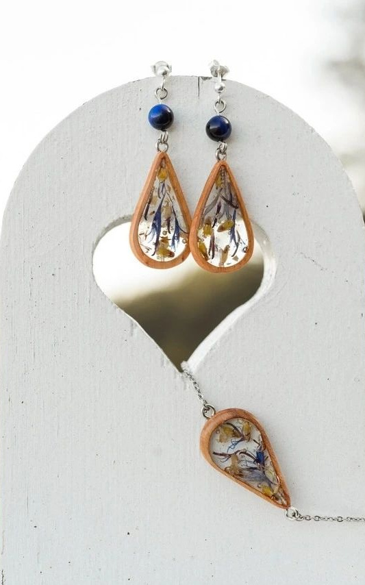 bijoux résine et bois