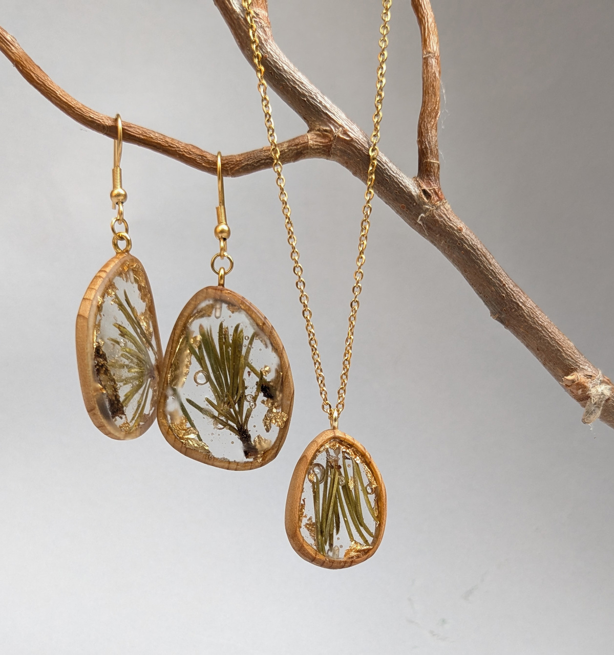 Bijoux en bois de Cedre