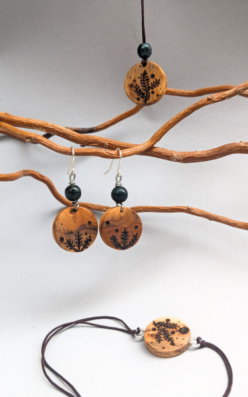 Bijoux en bois d'if, arbre de naissance