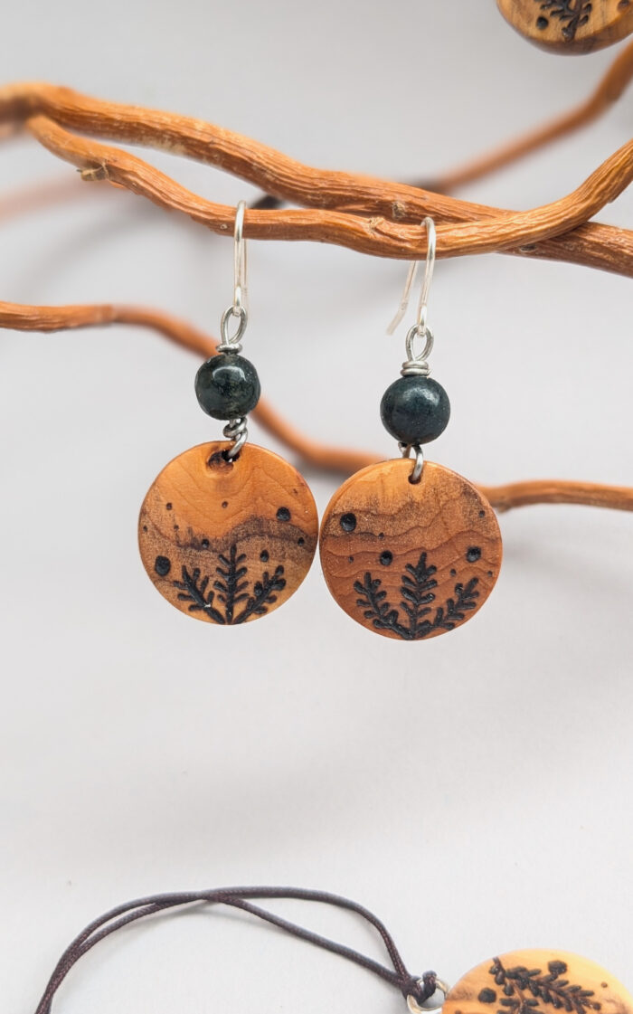 Bijoux en bois d'if, arbre de naissance