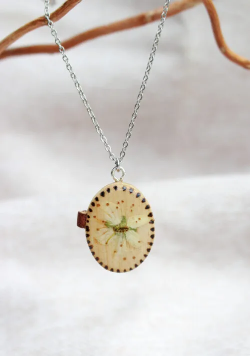 médaillon fleuri